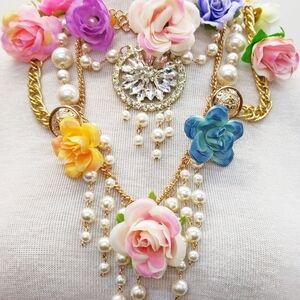 Floral Pearl Gold Necklace